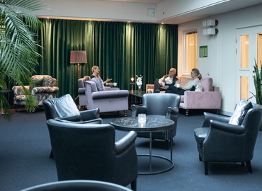 Affärscentrum(Yta:300 m²) att hyra i Svärdvägen 21, 182 33 Danderyd. Inga extra avgifter | MatchOffice.se