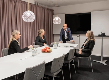 Konferenslokaler(Yta:14 m²) för uthyrning i Telefonvägen 30, 126 26 Hägersten. WiFi-anslutning ingår | MatchOffice.se