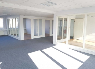 Kontor(Yta:200 m²)	att hyra i Ursviksvägen 127, 174 46 Sundbyberg. WiFi-anslutning ingår | MatchOffice.se