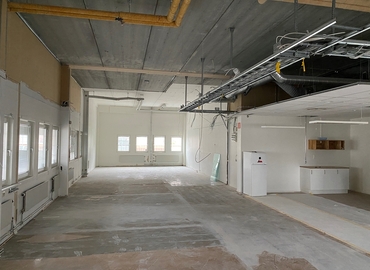 Verkstad(Yta:160 m²) att hyra i Gunnebogatan 32, 163 53 Spånga. Endast från verifierade hyresvärdar | MatchOffice.se																	