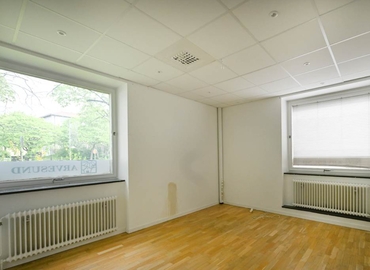 Kontorshotell(Yta:114 m²) att hyra i Klädesvägen 11, 168 76 Bromma. Bra läge | MatchOffice.se