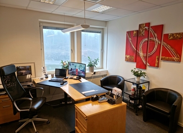 Affärscentrum(Yta:40 m²) för uthyrning i Månskärsvägen 10B, 141 75 Huddinge. WiFi-anslutning ingår | MatchOffice.se