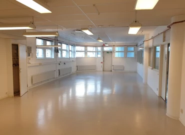 Lagerlokal(Yta:822 m²) för uthyrning i Stormbyvägen 6, 163 55 Norrmalm. Fullt utbud av faciliteter | MatchOffice.se																	