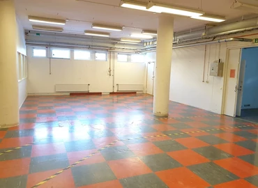 Lagerutrymme(Yta:822 m²) för uthyrning i Stormbyvägen 6, 163 55 Norrmalm. Fullt utbud av faciliteter | MatchOffice.se																	