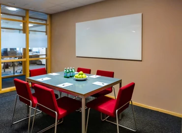 Coworking spaces(Yta:150 m²) att hyra i Varuvägen 9, 125 30 Älvsjö. Inga extra avgifter | MatchOffice.se