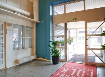 Kontorsplatser(Yta:955 m²)	för uthyrning i Västra Hindbyvägen 14, 214 58 Fosie. Inga extra avgifter | MatchOffice.se