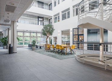 Kontorsplatser(Yta:639 m²)	för uthyrning i Kronborgsgränd 21, 164 46 Kista. WiFi-anslutning ingår | MatchOffice.se