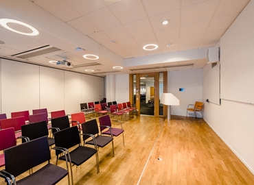 954 m² Warehouse up for rent in Kista, Finlandsgatan 36 (164 74) - 3 | MatchOffice