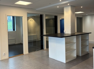 420 m² Warehouse storage up for rent in Sigtuna, Arlandastad (195 60) - 2 | MatchOffice