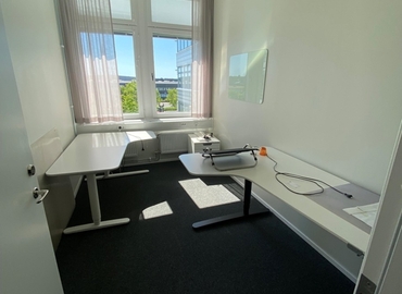 75 m² Coworking space  in Skarholmen, Bredängstorget 3 (127 32) - 3 | MatchOffice
