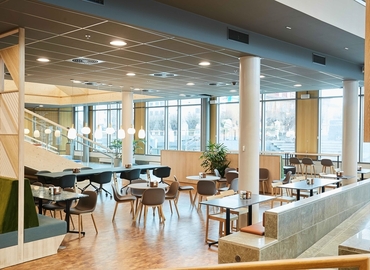 Kontorsplatser(Yta:9200 m²)	för uthyrning i Herrjärva torg 4, 170 65 Solna. Fullt utbud av faciliteter | MatchOffice.se