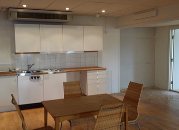 Kontorsplatser(Yta:255 m²)	för uthyrning i Siktgatan 2Skattegårdsvägen 93, 162 50 Vällingby. Bra läge | MatchOffice.se