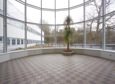 Kontorsplatser(Yta:2944 m²)	för uthyrning i Sollentuna, Sidensvansvägen 10, 192 55 Sollentuna. Lång- och korttidsuthyrning | MatchOffice.se
