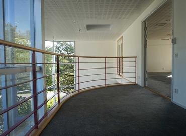 Kontorsplatser(Yta:2944 m²)	att hyra i Sollentuna, Sidensvansvägen 10, 192 55 Sollentuna. WiFi-anslutning ingår | MatchOffice.se