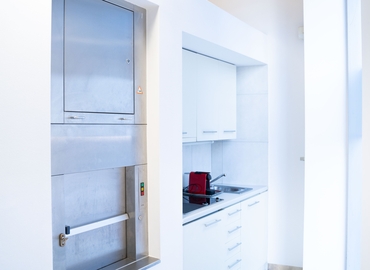 Office Tivolska cesta 48 1000 Ljubljana