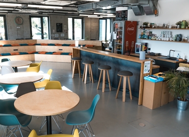 1000 m² Shared workspace  in Bratislava, Staré Grunty 18 (841 04) - 0 | MatchOffice.com