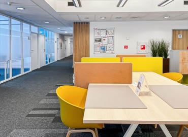 10 m² Business space in Bratislava, Suché mýto 1 (811 03) - 7 | MatchOffice.com