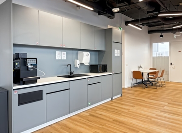 10 m² Business space in Bratislava, Metodova 8 (821 08) - 5 | MatchOffice.com