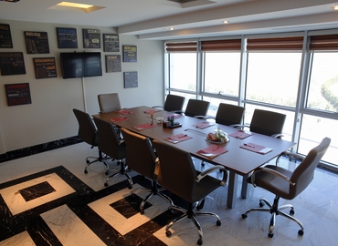 30 m² Meeting room in Istanbul City Center, Cevizli Mah. Mustafa Kemal Cad. Hukukçular Towers A Blok Kat:18 Kartal (34865) - 12 | MatchOffice