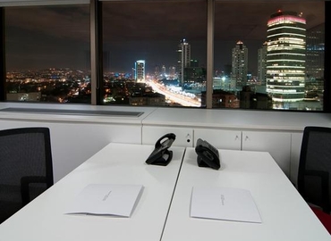 25 m² Shared office  in Levent, Yapı Kredi Plaza (34330) - 4 | MatchOffice.com