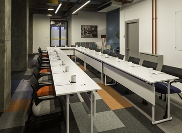 50 m² Shared workspace  in Ümraniye, Fatih Sultan Mehmet Mah. Poligon St. Buyaka Towers - Tower 3 Entrance Floor Ümraniye (34470) - 16 | MatchOffice