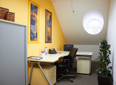 Коворкінг вулиця Петра Сагайдачного 25B 04070 Подільський район