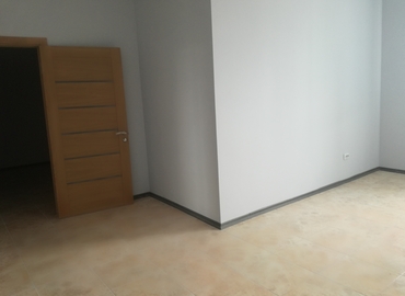 Бізнес-центр вулиця Гвардійська 153 75100 Цюрупинський район