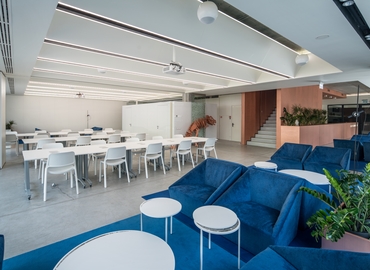 Коворкінг вулиця Дорогожицька 3 04119 Шевченківський район