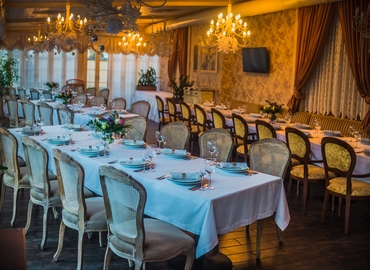 Конференц-зал площа Євгена Маланюка, 7 79000 Львів