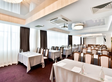 Book a 120 m² Conference room in Голосіївський район, вул. Інститутська 73 (02000) - 5 | MatchOffice.com