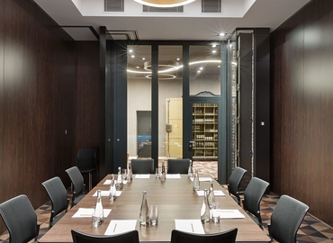 Конференц-зал вул. Листопадового Чину, 8 79000 Львів