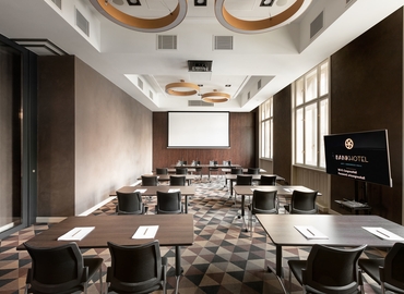 Конференц-зал вул. Листопадового Чину, 8 79000 Львів