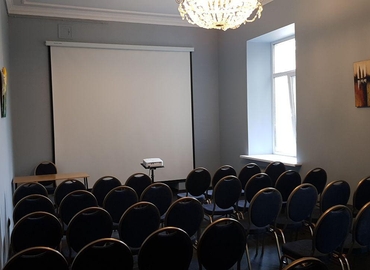 Book a 40 m² Convention center in Pechersky district, вул. Небесної сотні (02000) - 2 | MatchOffice.com