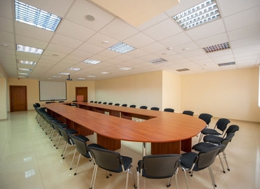Rent a 118 m² Conference hall in Івано-Франківськ, Viacheslava Chornovola Street 7 (76019) - 0 | MatchOffice.com