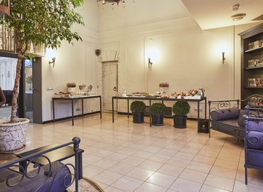 Book a 100 m² Convention center in Podolsky district, Vozdvyzhens'ka Street 60 A (04071) - 3 | MatchOffice.com