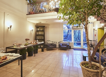 Choose a 36 m² Conference space in Podolsky district, Vozdvyzhens'ka Street 60 A (04071) - 2 | MatchOffice