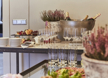 Choose a 36 m² Meeting room in Podolsky district, Vozdvyzhens'ka Street 60 A (04071) - 4 | MatchOffice.com