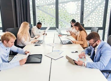 Explore flexible a 550 m² Coworking space  in Lviv, Yevhena Petrushevycha Square 5 (79005) - 1 | MatchOffice