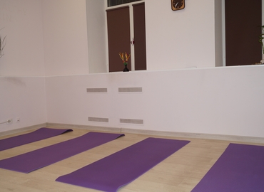 Rent a 19 m² Meeting room in Шевченківський, вулиця Малопідвальна 4 (02000) - 1 | MatchOffice.com