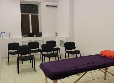 Book a 19 m² Conference hall in Шевченківський, вулиця Малопідвальна 4 (02000) - 2 | MatchOffice.com