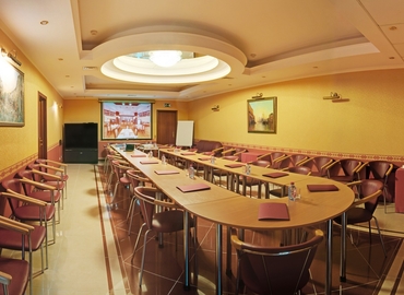Rent a 80 m² Conference center in Шевченківський, Triokhsviatytelska Street 9 (01001) - 0 | MatchOffice.com