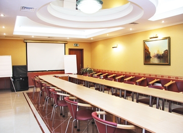 Choose a 80 m² Conference room in Шевченківський, Triokhsviatytelska Street 9 (01001) - 1 | MatchOffice.com