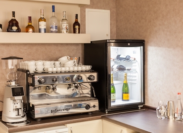 Конференц-зал ул. Пушкина 24ж 08131 Києво-Святошинський район