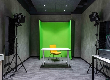 Коворкінг вулиця Миколи Василенка 13124 Київ