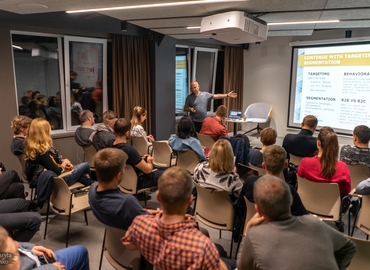 Конференц-зал вулиця Миколи Василенка 03124 Київ