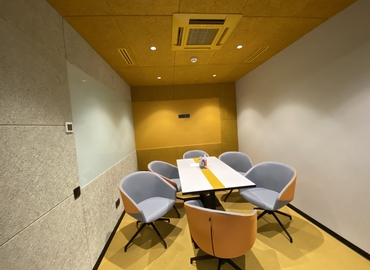 Book a 20 m² Meeting room in Солом'янський район, вулиця Миколи Василенка 7 (03124) - 3 | MatchOffice