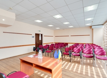 Choose a 56 m² Convention center in Kyiv, вулиця Андрія Малишка 1 (02000) - 1 | MatchOffice.com