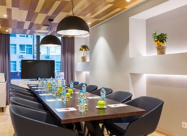 Rent a 300 m² Conference space in Kyiv, вулиця Велика Васильківська (03150) - 1 | MatchOffice