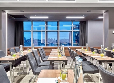 Book a 300 m² Conference room in Kyiv, вулиця Велика Васильківська (03150) - 7 | MatchOffice.com