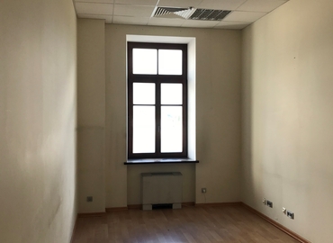 Бізнес-центр вулиця Б. Хмельницького 01030 Шевченківський район